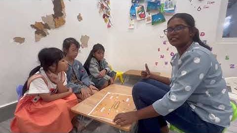 Tiếng Anh Giao Tiếp Phan Thiết: Tracy, Hanna and Rosy practice talking about At The Bakery