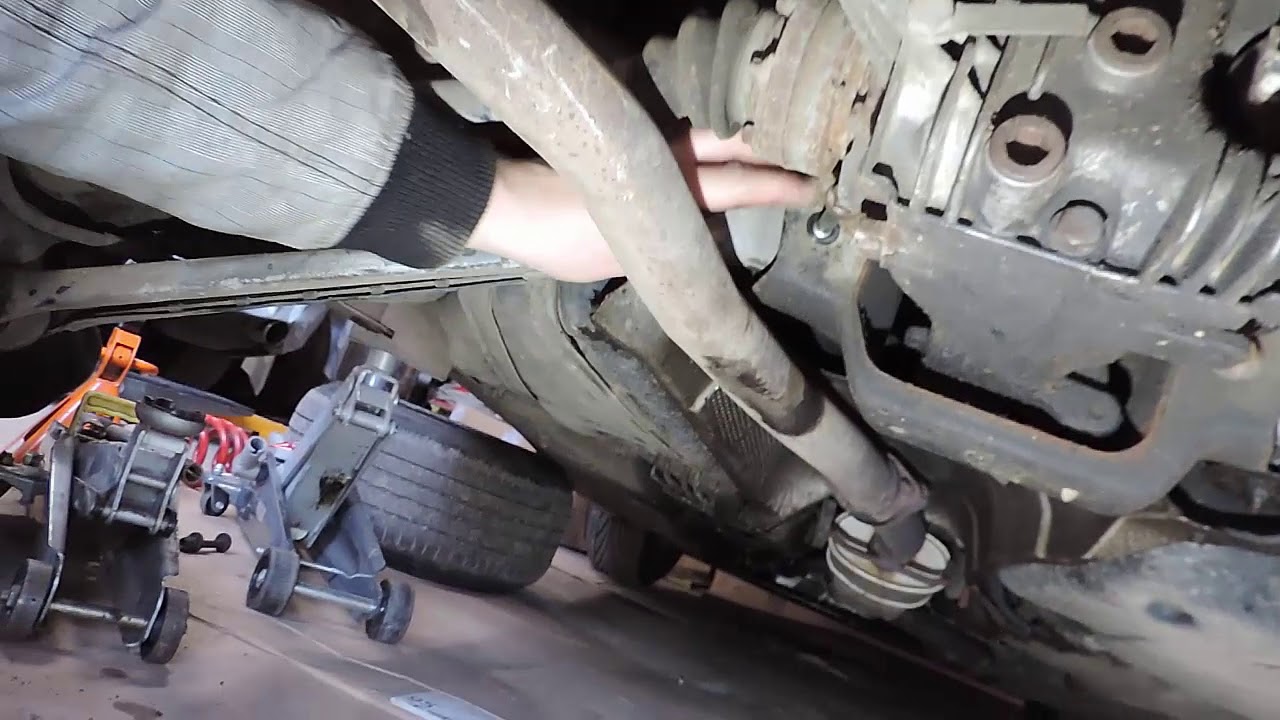 BMW E36 Comment changer les  Tirants de carrossage arrière