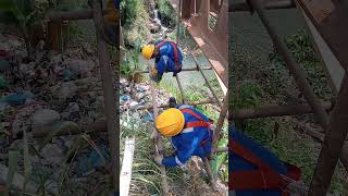 The technique for installing hanging scaffolding is rarely known to many people #shorts