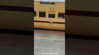 53516   WAG9HC with high rise panto entering MDP