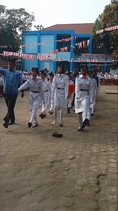 MOMEN SEPATU LEPAS SAAT JALANKAN TUGAS PASKIBRA TETAP TENANG #shortvideo #17agustus2023