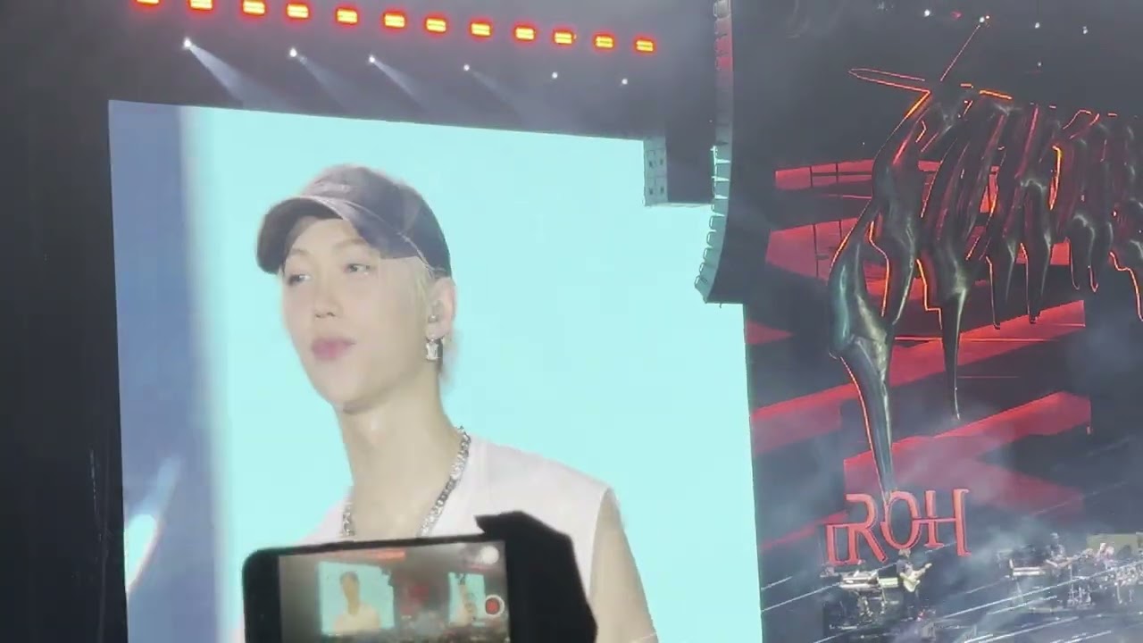 Stray Kids singing StrayKids #DominATE_Orlando 061425