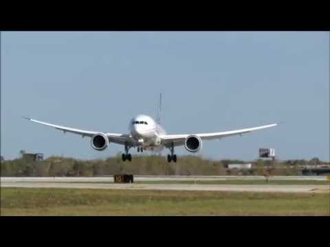 United — 787 Dreamliner: ORD landing
