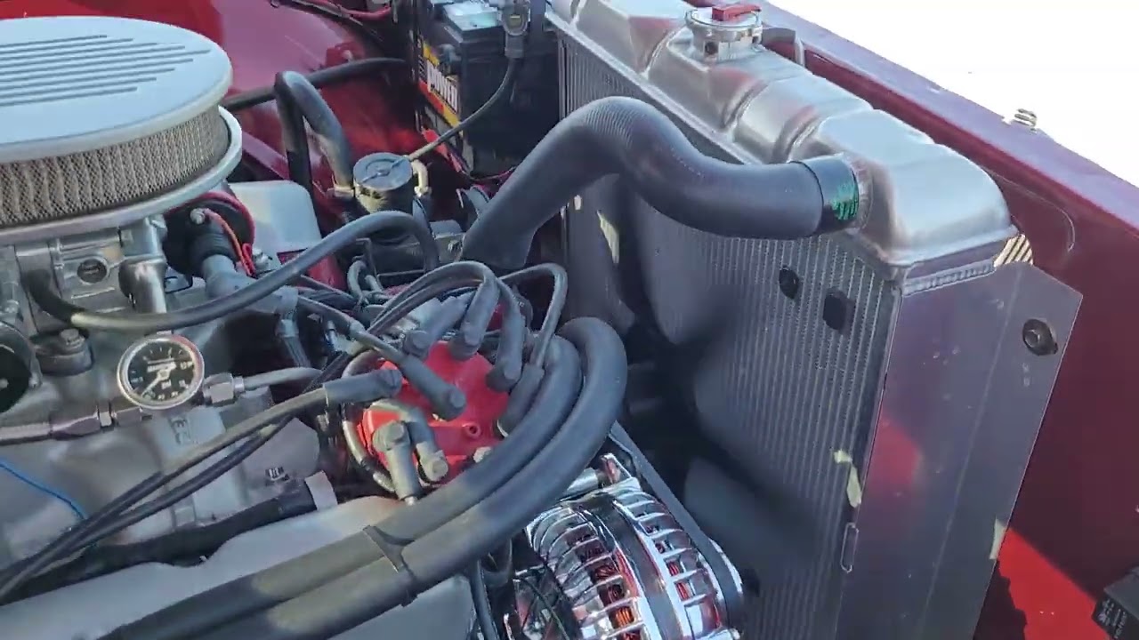 Dodge Custom 880 walk around, engine & exhaust sound