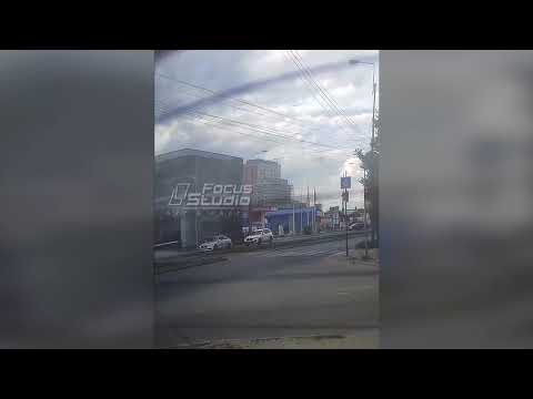 Accident spectaculos pe un bulevard din Timisoara. Un BMW a ‘decolat’ si s-a urcat pe o alta masina