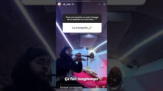 « La trompette ? » (Oli fait de la trompette sur Instagram) Resimi