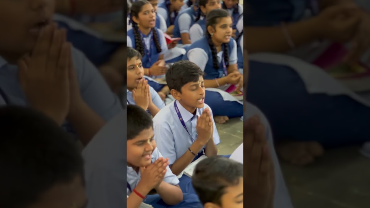 Бхагават Гита - один из главных предметов в школах Индии. 