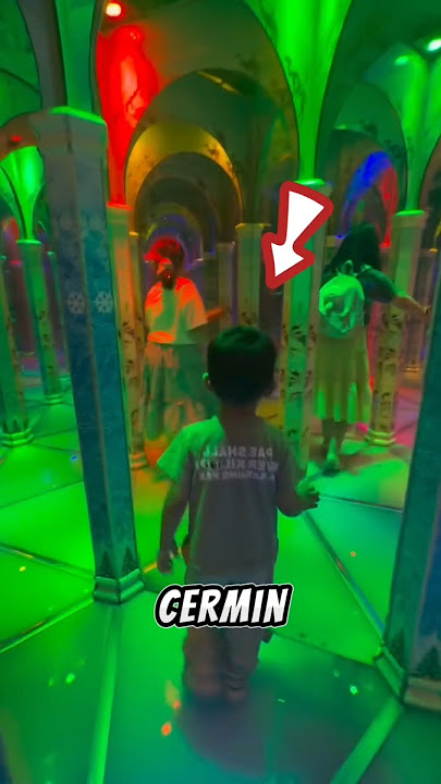This kid is trapped in a mirror maze 😰❗❗❗ #shorts #shortsvideo #viralshort