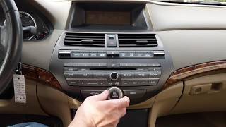 2010 Honda Accord:Retrieving and Entering Radio Security Code