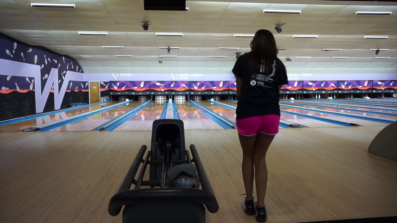 Motiv Jackal LE Bowling Ball Reaction Video by Madison Janack - YouTube