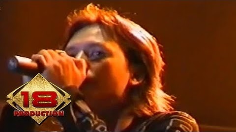 Caffeine - Melangkah Ke Atas Awan  (Live Cirebon 16 Agustus 2006)
