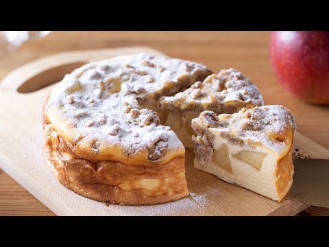 Video: Baking: Preparing Cheesecakes With Apples And Streusel