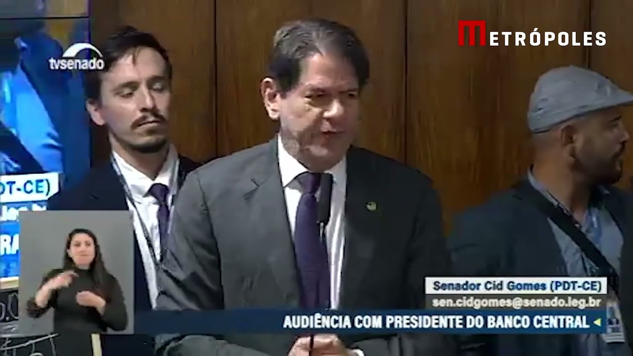 Cid Gomes entrega boné do Santander a Campos Neto: “Peça para sair”