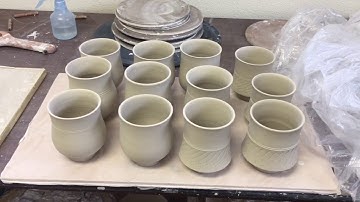 264. Trimming a Mug & Attaching Handle with Hsin-Chuen Lin 林新春 修坯/接把示範