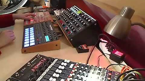 Sunday afternoon jam (Tempest Voyager Blofeld Eventide space and Timefactor Korg ESX and KP3)