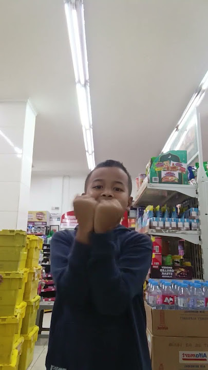 aku lagi jemput bunda sama om Dimas dan Tante dewi