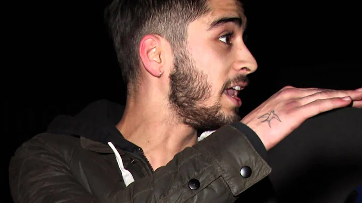 Hundreds of Fans Mob One Direction Band Members | Splash News TV | Splash News TV