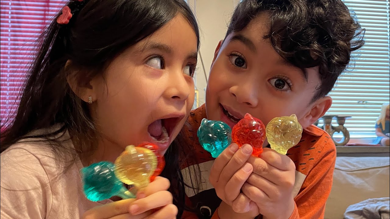 Trying the Dr.Sour Splash ( reaction video )