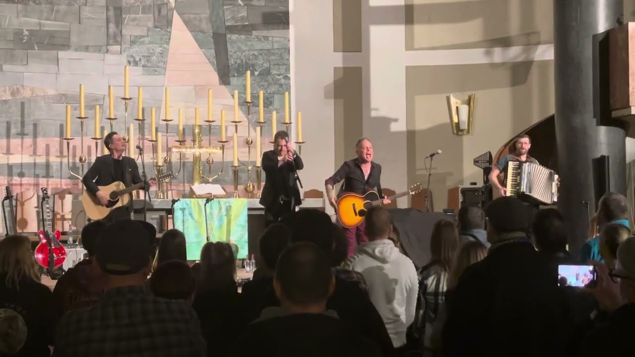 Dave Hause - Learning to fly (Tom Petty cover, Matthäuskirche München/ Munich, 10.02.24) HD