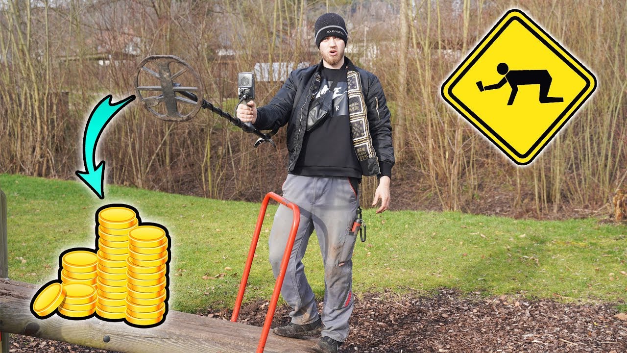 Wie Viel Finden Wir Auf Einem Riesen Spielplatz Geld Verdienen Mit Dem Metall Detektor Youtube