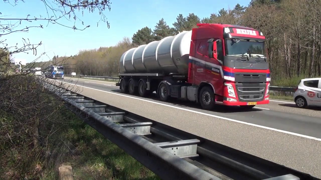 Trucks spotten op de A58 deel 1