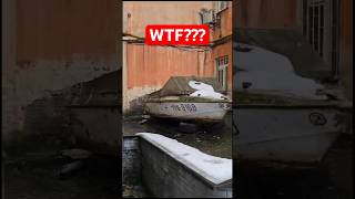 Лодка в одному з дворів у цертрі Києва!!! #kyiv #kiev #boat #funny #funnyvideo #ukraine #wtf #boats