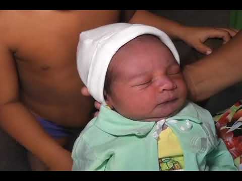 Vídeo: A Criança Nasceu Com Um Dente Cheio - Visão Alternativa