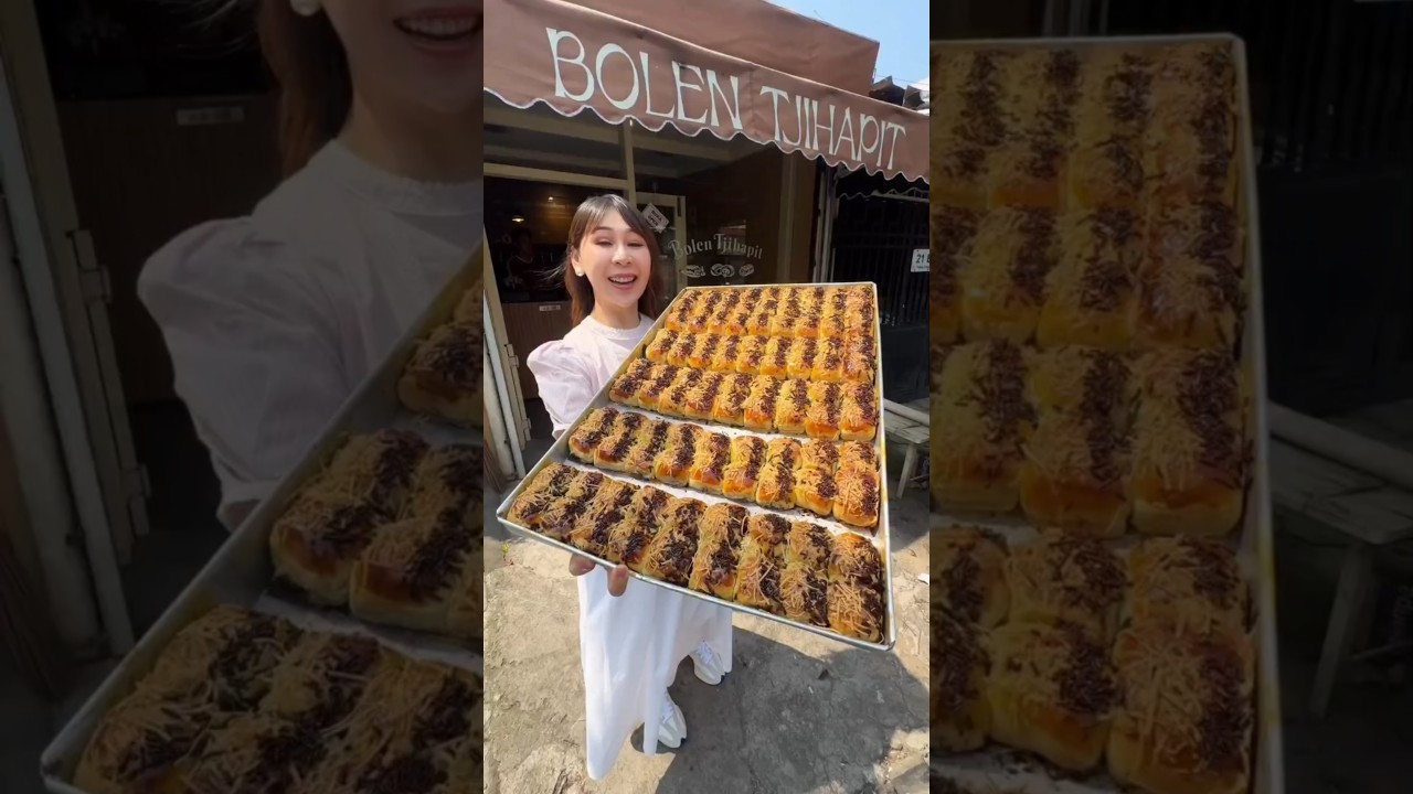 Kuliner Bandung lagi … baru kali ini makan bolen pakai butter.
