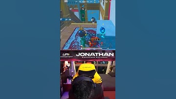 JONATHAN + UMP45 1V4 CLUTCH 😱 #jonathangaming #viralshorts #shorts