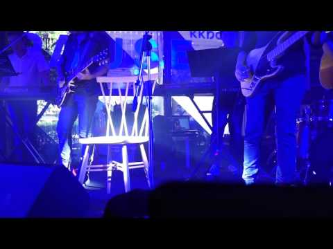 รักอยู่รอบกาย [Pause Play Again: Live@Est.33]