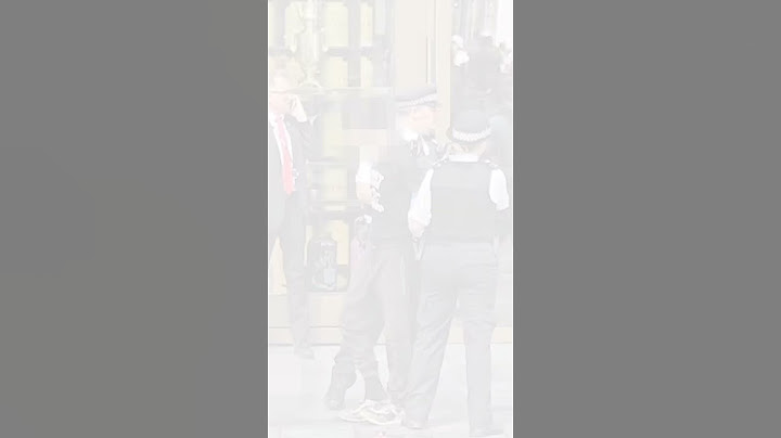 Moment Leicester Square ‘knifeman’ is arrested. #thesun  #breakingnews