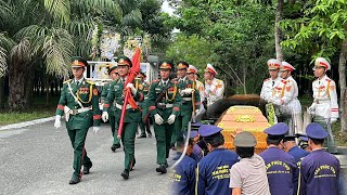 Đám tang Đại Tá xuất hiện nhiều chú bộ đội gần mộ Nsut Vũ Linh