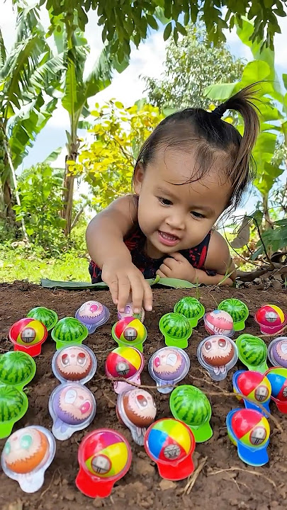 Survival Skills: Baby Girl Simple Mom and Useful with Egg #bushcraft #camping #outdoors #survival