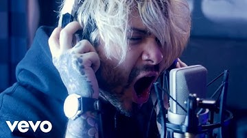 Becko - Crawling (Official Music Video)