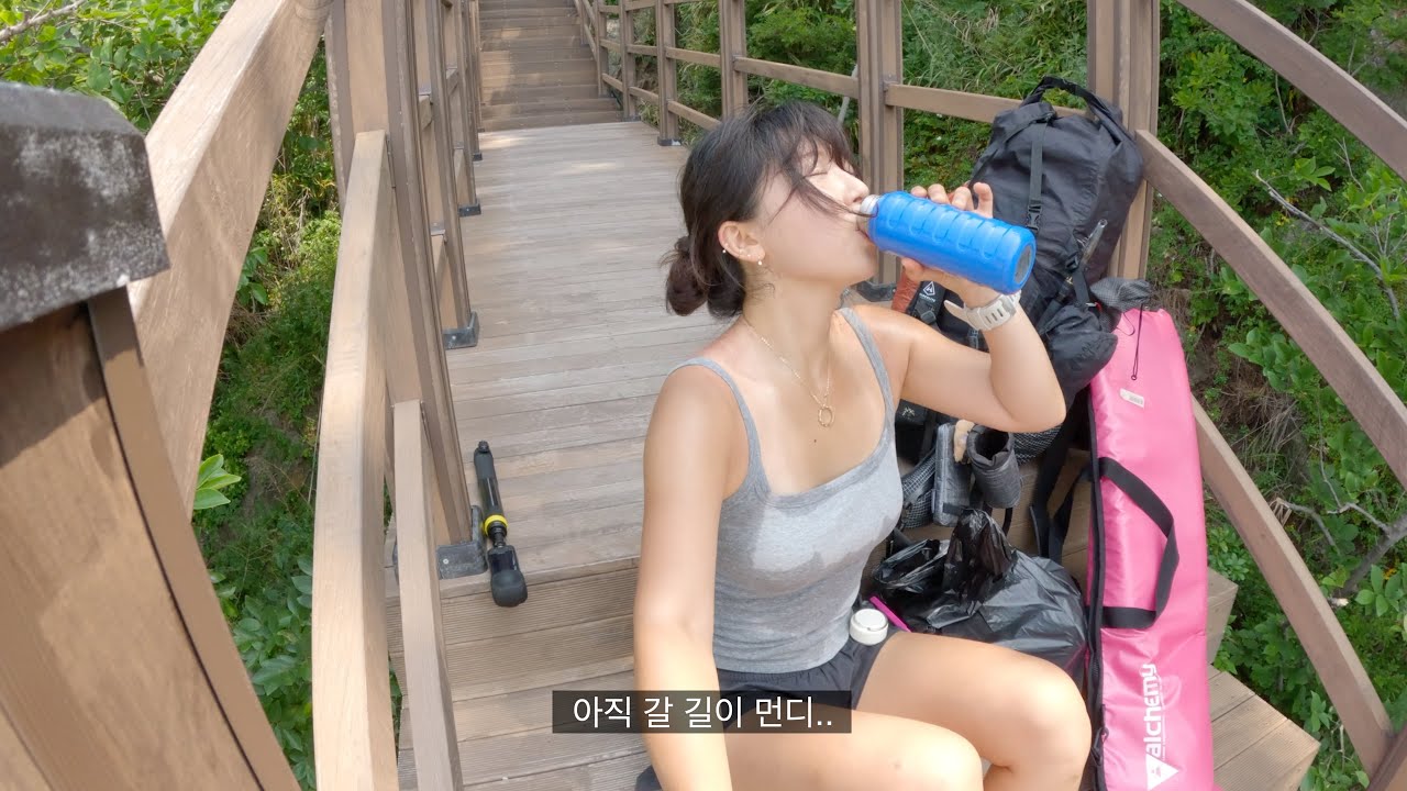 나홀로 해안절벽 노숙 / 넣은지 30초 줄줄이 고기! / 난생 첫 낚시로 고기잡아먹기