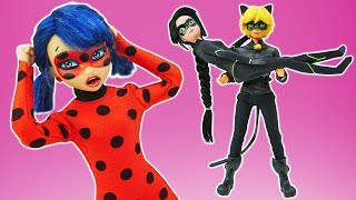 Cat Noir se molesta y tira su anillo... La muñeca LadyBug y otros juguetes. Vídeos para niñas.