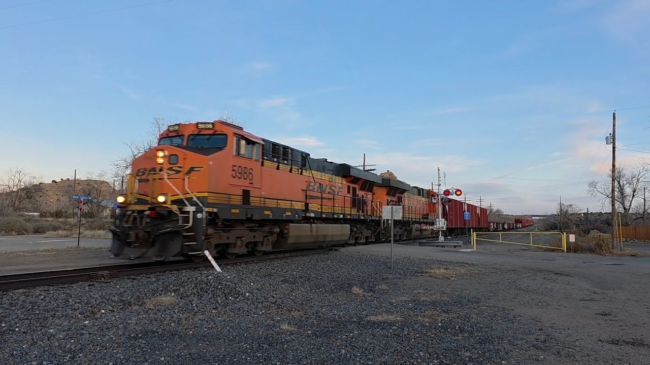 BNSF 5986 leads a work train (amazing k5hl)