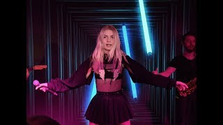 Aleyna Tilkiden Bursada Türkü Şovu