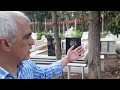 Mersin Asri mezarlığındayız. Burada güzel bir şey var. Müslüman-Hristiyan mezarları yan yana!
