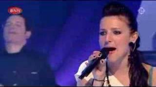 ashlee simpson-pieces of me live!!!!