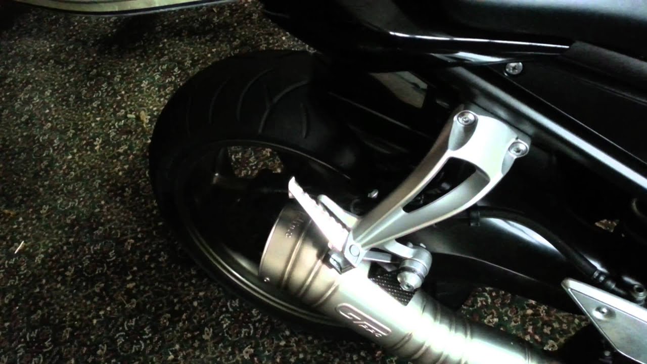 Yamaha FZ1 with Leo Vince GP Pro - YouTube