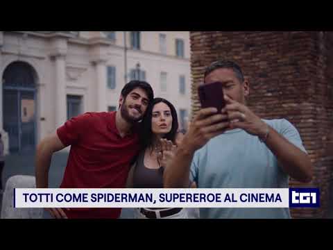 Video Totti come Spider-Man. A Roma nessuno lo riconosce.