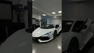 New Lamborghini Revuelto