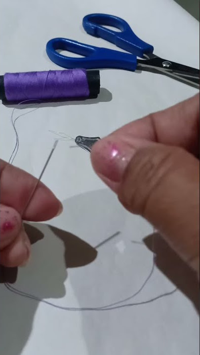 Mata Nenek ; alat bantu jahit ; jarum dan benang.