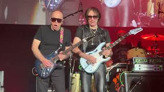 You Really Got Me  Joe Satriani & Steve Vai Live @ Luther Burbank Center Santa Rosa, CA 51224