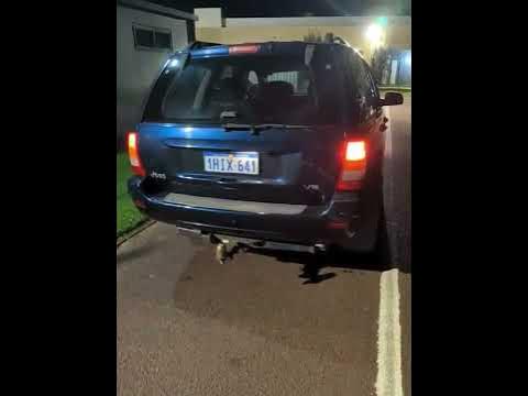 2004 Jeep Grand Cherokee 4.7V8 no muffler exhaust sound - YouTube