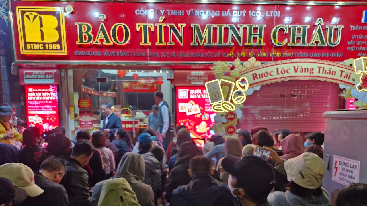 Trực tiếp: Phố VÀNG Hà Nội người dân xếp hàng từ nửa đêm mua vàng bạc VÍA THẦN TÀI| VTC News
