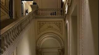 Maniac - VIVIZ but it is playing in an empty castle