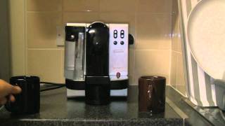 Nespresso Lattissima De'Longhi EN680 REVIEW !! - YouTube