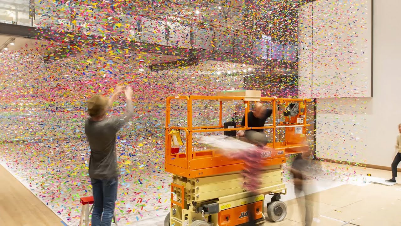 Installing Nike Savvas ‘Finale: Bouquet’ at Te Papa